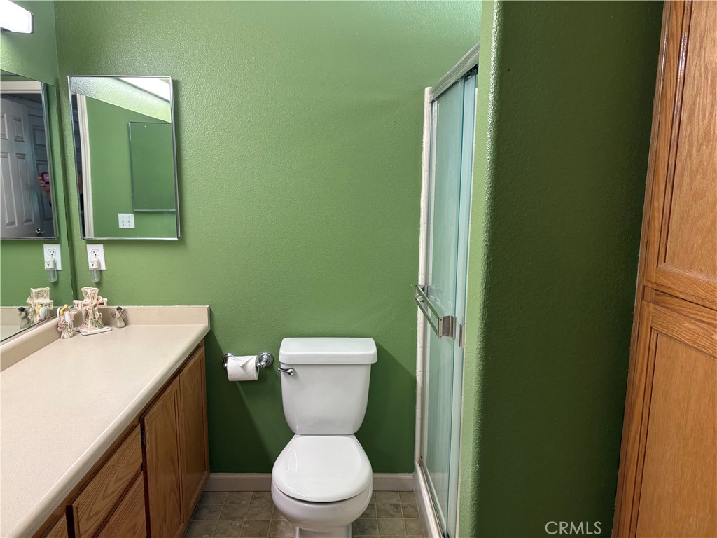 https://media.crmls.org/medias/e2a2e8de-f309-4415-8bf4-279c41f9144d.jpg?preset=X-Large