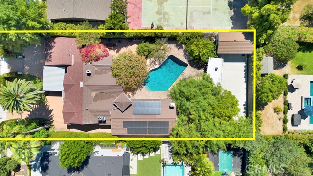 18930 Wells Drive, Tarzana CA: https://media.crmls.org/medias/e2a2e968-a6e0-4953-8a1a-ed5c4f38b595.jpg