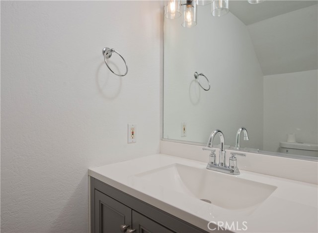 Detail Gallery Image 13 of 24 For 10257 Nevada Ave, Chatsworth,  CA 91311 - 3 Beds | 2/1 Baths