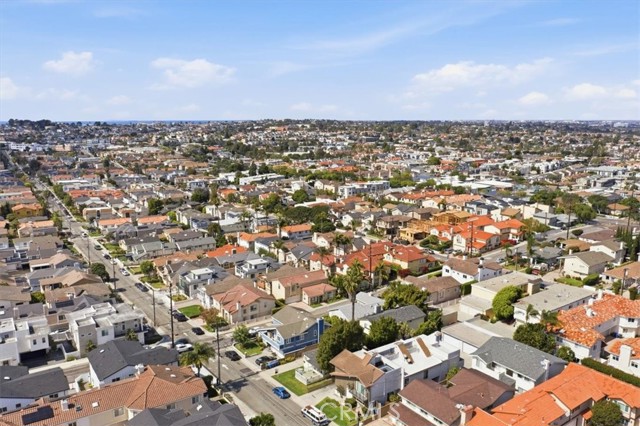 Detail Gallery Image 7 of 39 For 2103 Harriman, Redondo Beach,  CA 90278 - 4 Beds | 3 Baths