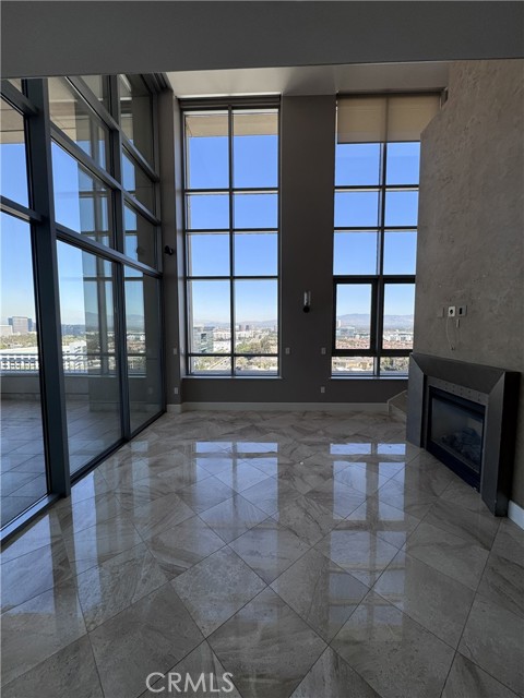 Front Image Thumbnail for CROC25243073