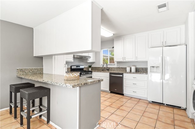 43160 Virginia Avenue, Palm Desert CA: https://media.crmls.org/medias/e2a3d9b7-bab4-44ad-af75-7e554f6cfd07.jpg