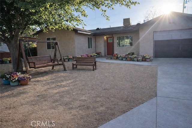 Detail Gallery Image 4 of 20 For 38527 Pond, Palmdale,  CA 93550 - 4 Beds | 2 Baths