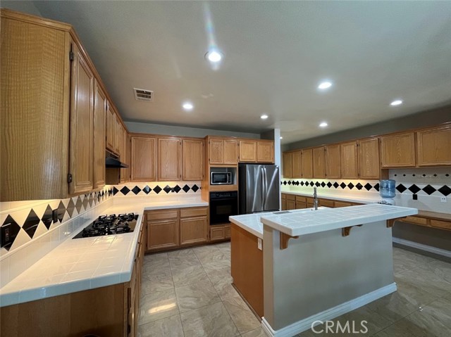 10072 Berkshire Drive, Jurupa Valley CA: https://media.crmls.org/medias/e2a48fa0-8c1e-4c7c-8919-c1e82e7913cb.jpg