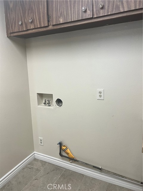 Washer/Dryer Hookups in kitchen