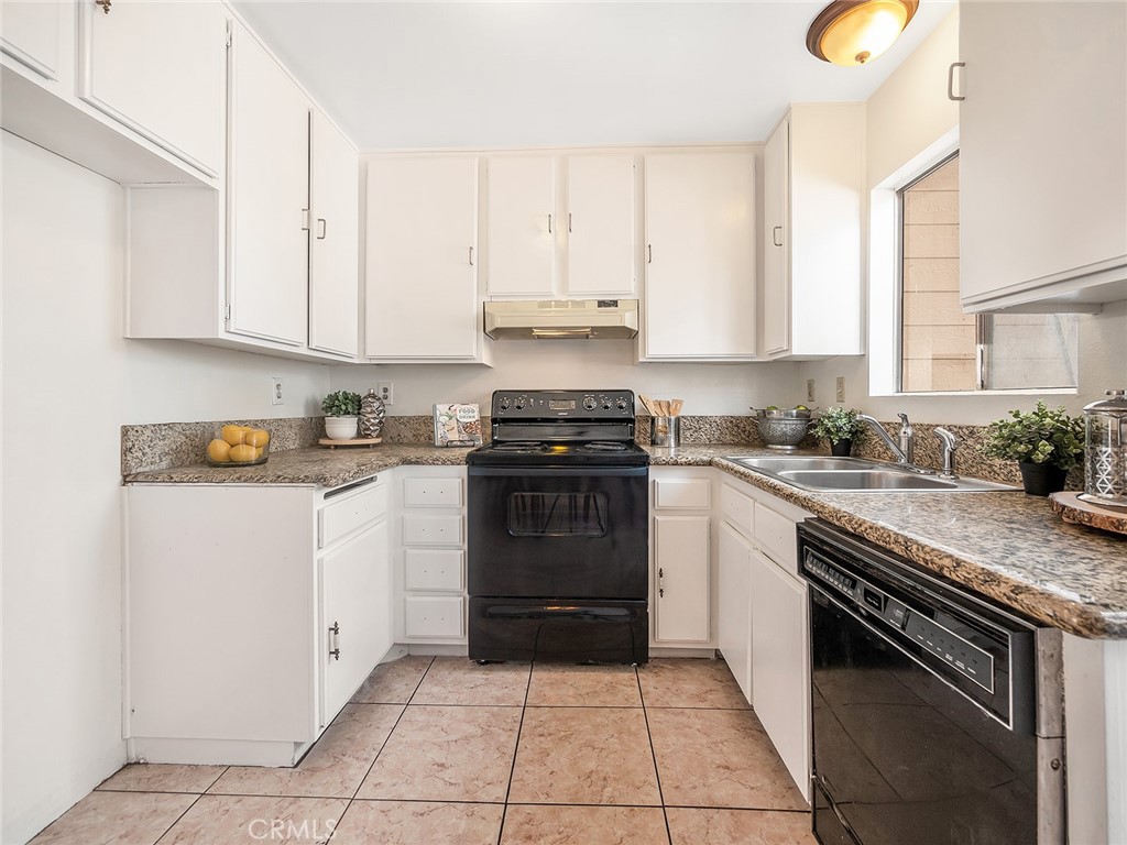 851 E 9th Street 205