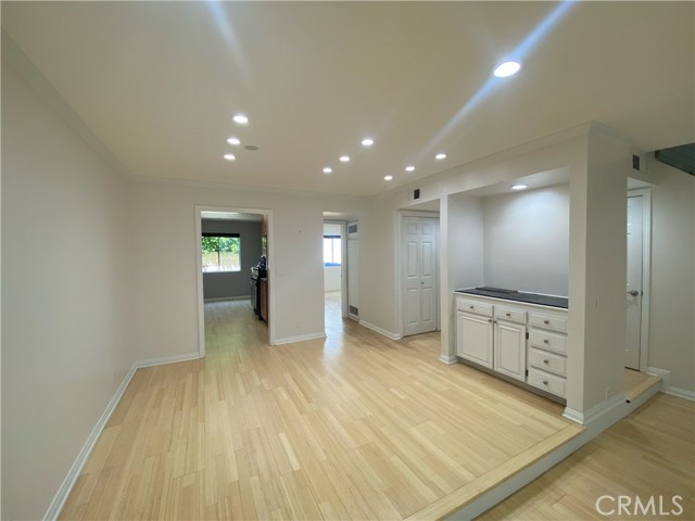 12941 Moorpark Street, 3 photo 5