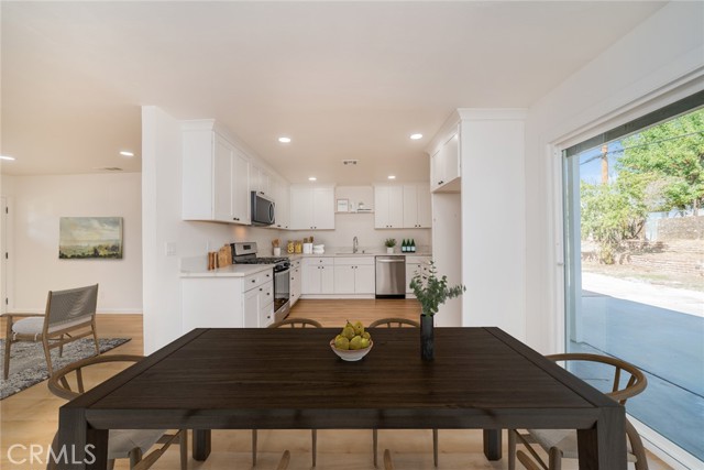 Detail Gallery Image 5 of 26 For 6735 Merito Ave, San Bernardino,  CA 92404 - 4 Beds | 2 Baths