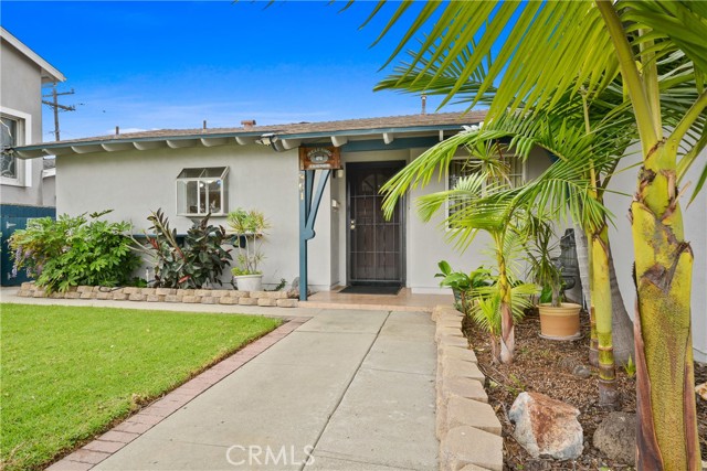 Detail Gallery Image 2 of 37 For 801 S Roanne, Anaheim,  CA 92804 - 4 Beds | 2 Baths