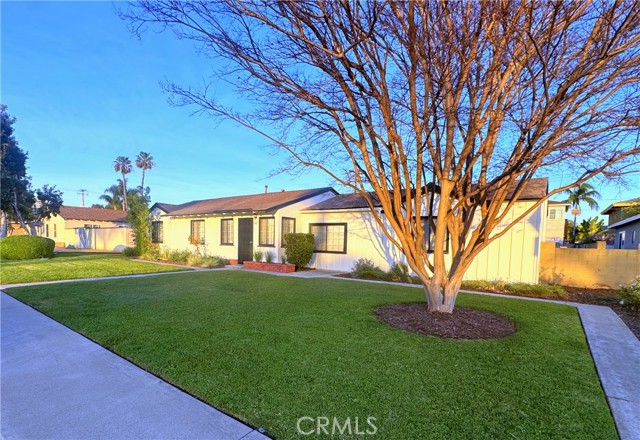 Detail Gallery Image 2 of 20 For 547 S Yorba St, Orange,  CA 92869 - 3 Beds | 1 Baths