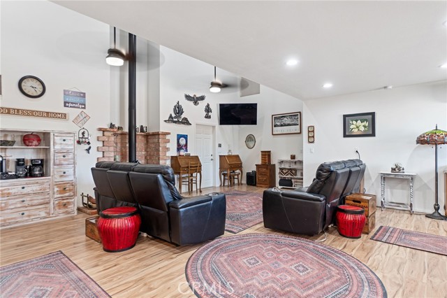 Detail Gallery Image 64 of 73 For 14260 Chinook Rd, Apple Valley,  CA 92307 - 5 Beds | 5/3 Baths