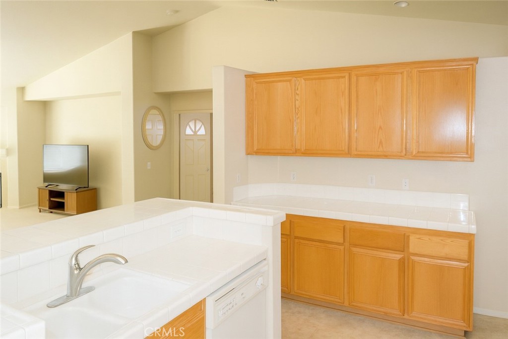 MLS #OC25164195 image #2