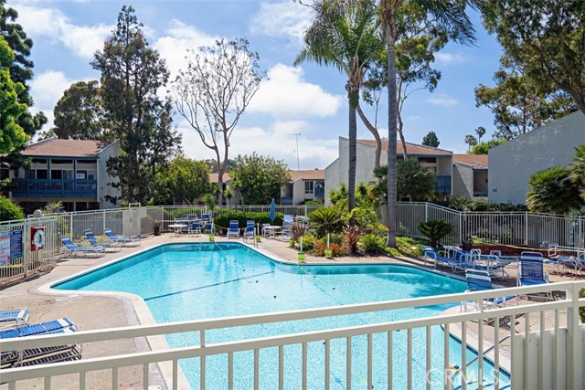 802 Camino Real, Redondo Beach, California 90277, 3 Bedrooms Bedrooms, ,2 BathroomsBathrooms,Residential,Sold,Camino Real,OC22093224