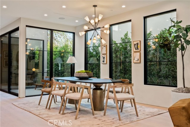 Detail Gallery Image 11 of 42 For 4245 Bellaire Ave, Studio City,  CA 91604 - 5 Beds | 5/1 Baths