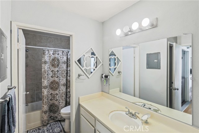 Detail Gallery Image 16 of 21 For 24410 Valle Del Oro #203,  Newhall,  CA 91321 - 2 Beds | 2 Baths