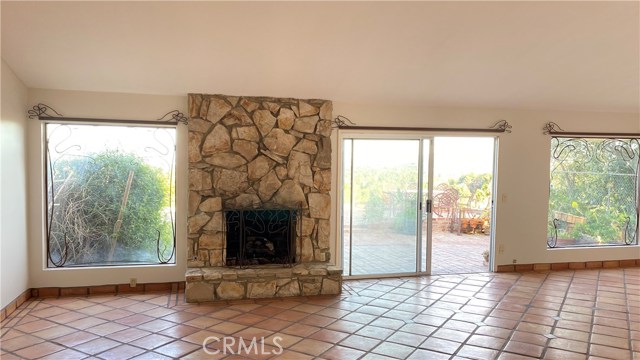 Detail Gallery Image 9 of 35 For 5974 Maury Ave, Woodland Hills,  CA 91367 - 3 Beds | 2 Baths