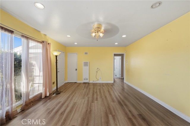 Detail Gallery Image 9 of 33 For 12318 Halo, Lynwood,  CA 90262 - 3 Beds | 2 Baths