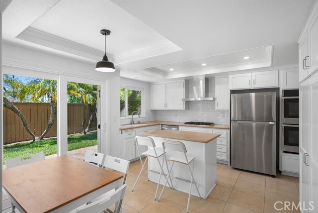 Detail Gallery Image 7 of 20 For 201 La Costa Ct, Costa Mesa,  CA 92627 - 4 Beds | 3 Baths