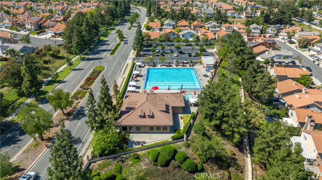 https://media.crmls.org/medias/e2aff0a6-6cdf-4479-8691-ef5b79cb652f.jpg?preset=X-Large