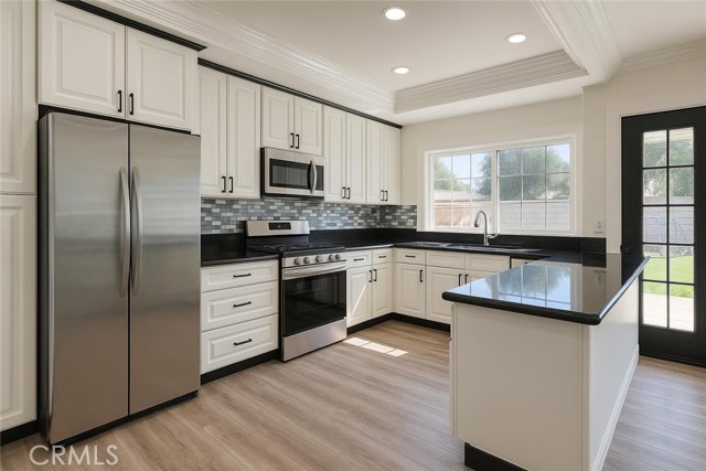 Detail Gallery Image 5 of 19 For 741 Saint Andrews, Corona,  CA 92882 - 4 Beds | 2 Baths