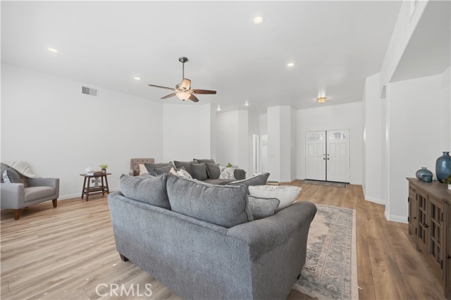 Detail Gallery Image 7 of 37 For 23553 Bending Oak Ct, Murrieta,  CA 92562 - 4 Beds | 2/1 Baths