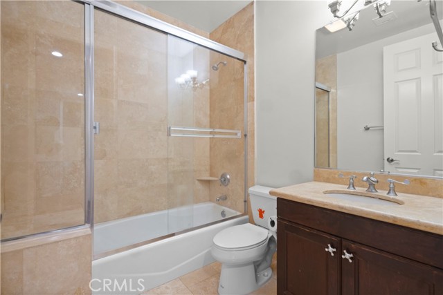 Detail Gallery Image 15 of 25 For 143 N Arnaz Dr #102,  Beverly Hills,  CA 90211 - 3 Beds | 2/1 Baths