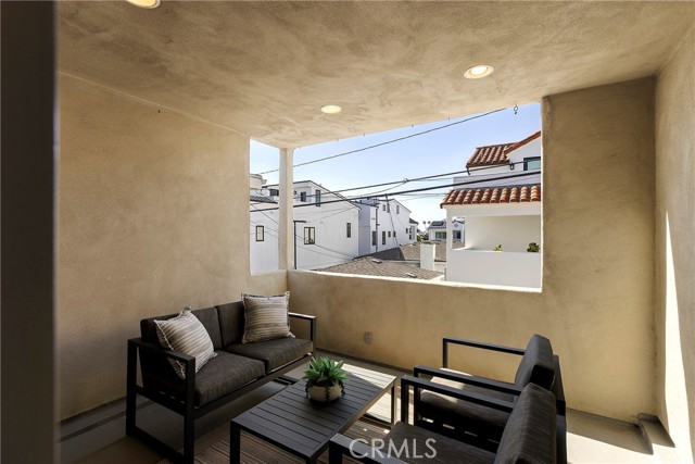 Detail Gallery Image 7 of 15 For 517 Larkspur #2,  Corona Del Mar,  CA 92625 - 2 Beds | 2/1 Baths