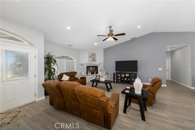14625 Olema Road, Apple Valley CA: https://media.crmls.org/medias/e2b1b198-1daa-4cea-a461-2964f95f17d5.jpg
