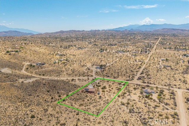 5115 Warren Vista Avenue, Yucca Valley CA: https://media.crmls.org/medias/e2b1f71d-4063-48f7-b44d-7c0fa59a2716.jpg