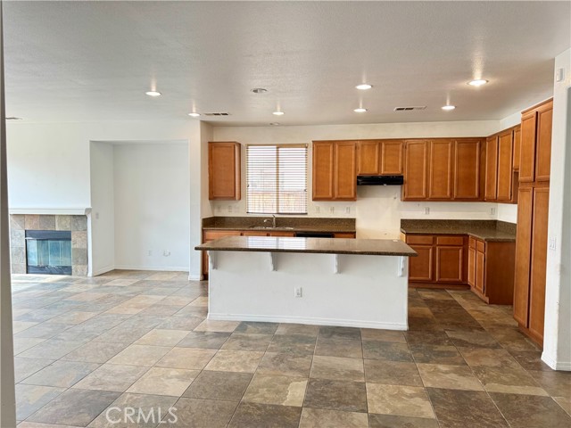 Detail Gallery Image 4 of 25 For 13831 Coolidge, Oak Hills,  CA 92344 - 3 Beds | 2 Baths