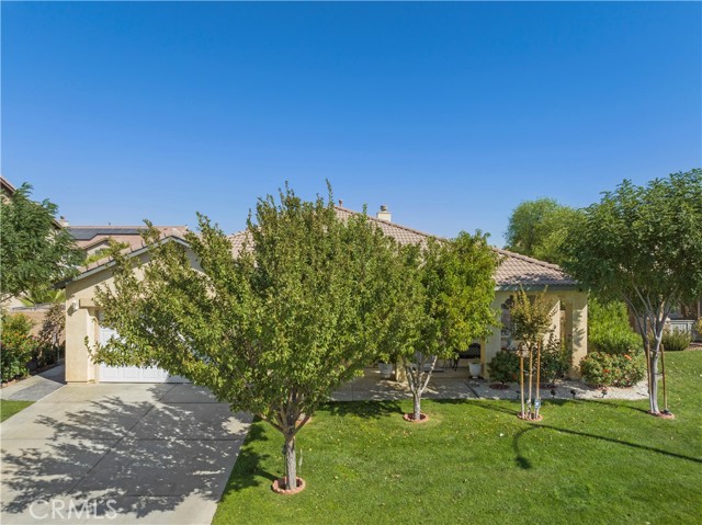 Detail Gallery Image 2 of 33 For 3709 Saddleback Dr, Palmdale,  CA 93550 - 4 Beds | 2 Baths