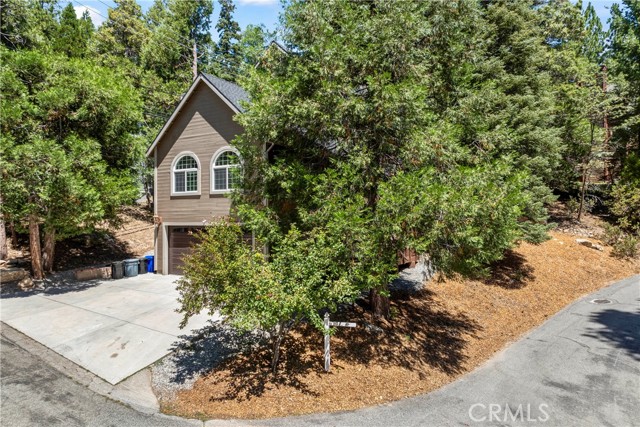 Detail Gallery Image 5 of 55 For 27312 Little Bear Rd, Lake Arrowhead,  CA 92391 - 4 Beds | 4/1 Baths