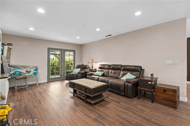 Detail Gallery Image 11 of 31 For 9879 Canada Way, Riverside,  CA 92503 - 4 Beds | 2 Baths