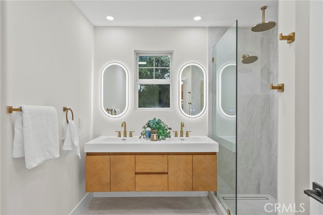 Detail Gallery Image 30 of 46 For 2928 11th, Los Angeles,  CA 90018 - 3 Beds | 2 Baths