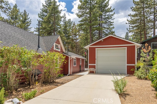 Detail Gallery Image 2 of 41 For 1009 Myrtle Ave, Big Bear City,  CA 92314 - 3 Beds | 3 Baths