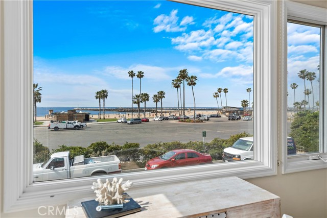 Detail Gallery Image 18 of 30 For 3036 Breakers Dr, Corona Del Mar,  CA 92625 - 3 Beds | 2 Baths