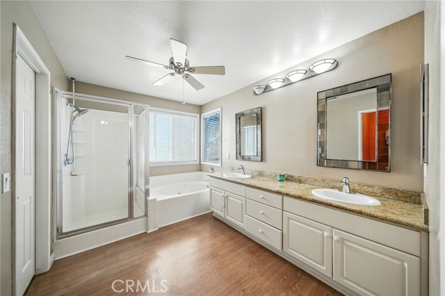 41980 Trinity River Way, Murrieta CA: https://media.crmls.org/medias/e2b42b60-3ab8-4ea0-ad30-b4e0924c1abe.jpg