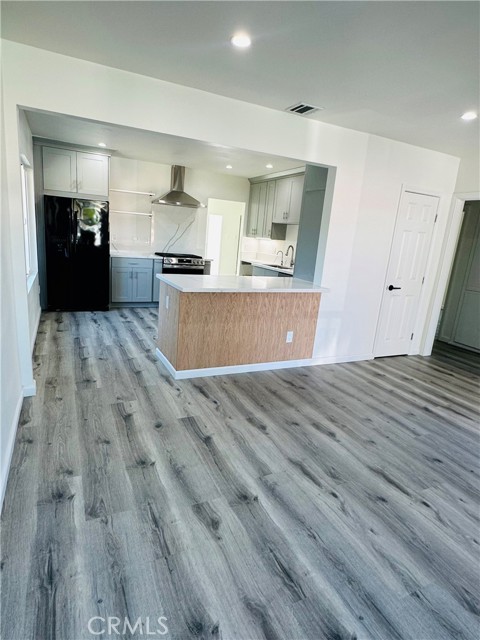 Detail Gallery Image 2 of 30 For 3634 Caspian, Long Beach,  CA 90810 - 4 Beds | 2 Baths