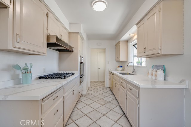 Detail Gallery Image 13 of 31 For 1313 W Ash Ave, Fullerton,  CA 92833 - 3 Beds | 2 Baths