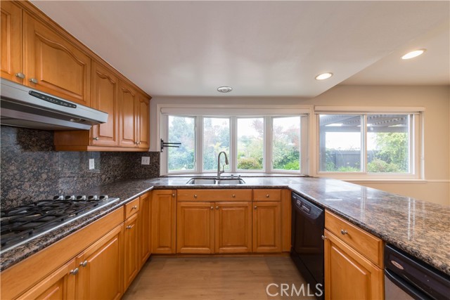 4925 Rockvalley Road, Rancho Palos Verdes CA: https://media.crmls.org/medias/e2b52db1-8e09-48ca-86d9-d07dd07fc041.jpg