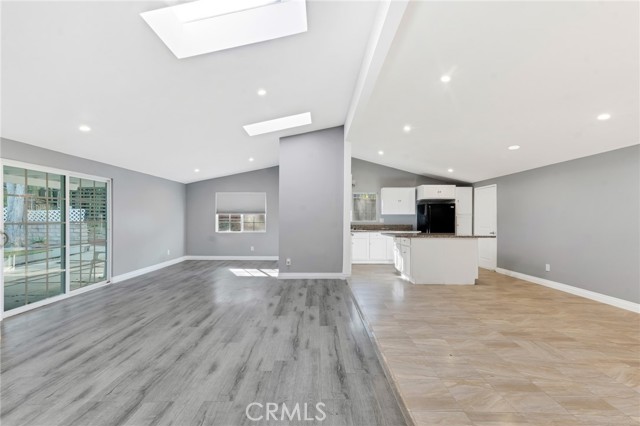 Detail Gallery Image 4 of 43 For 20416 Coulson, Woodland Hills,  CA 91367 - 3 Beds | 2/1 Baths