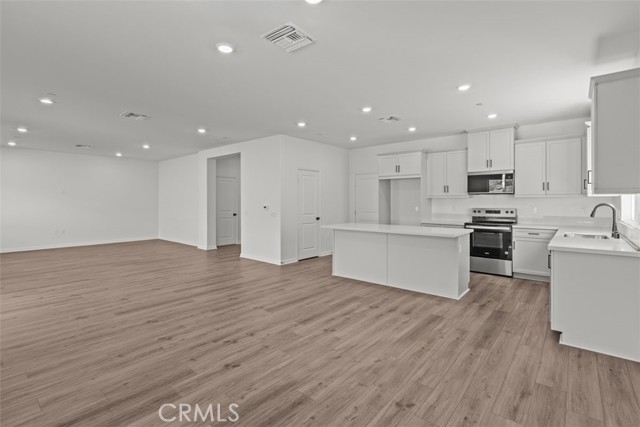 1213 Butterfly Way, Banning CA: https://media.crmls.org/medias/e2b593f5-423f-4de4-907e-4d62bca074e1.jpg