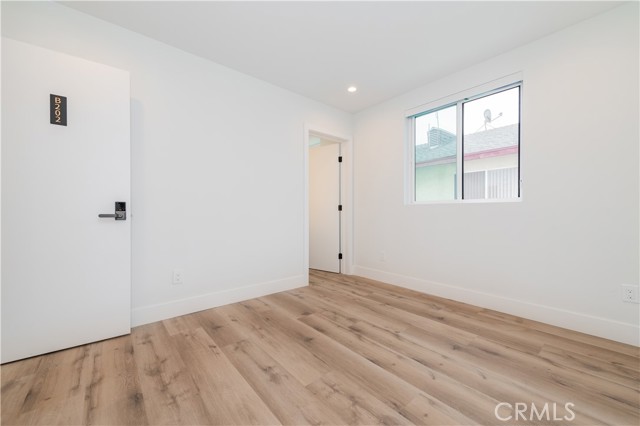 Detail Gallery Image 8 of 12 For 5654 La Mirada Ave, Los Angeles,  CA 90038 - 1 Beds | 1 Baths