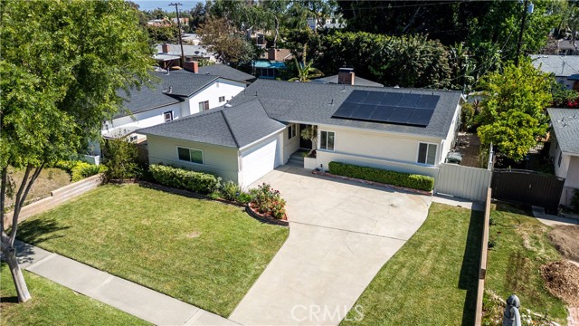 1626 Grove Place, Fullerton CA: https://media.crmls.org/medias/e2b7528b-0489-4e4f-b907-737f5bf02acf.jpg