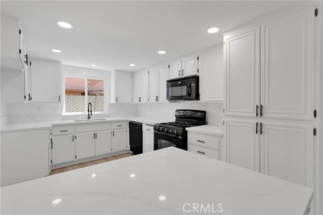 Detail Gallery Image 12 of 47 For 15505 via Cartagena St, Hesperia,  CA 92345 - 3 Beds | 2 Baths