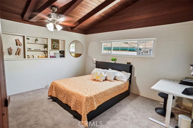 525 Bob Hope Drive, Burbank CA: https://media.crmls.org/medias/e2b86906-2eff-4107-9b53-962a484bd317.jpg