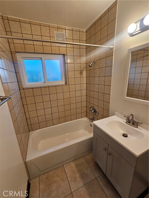 2309 E Garvey N Avenue, West Covina CA: https://media.crmls.org/medias/e2b8c8a3-b25c-4a98-9ca0-31adb4457dbc.jpg