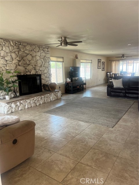14376 Rivers Edge Road, Helendale CA: https://media.crmls.org/medias/e2b96d1d-32c5-463d-b0c0-51cd58a62664.jpg