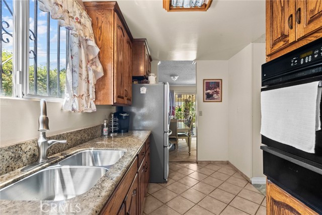 Detail Gallery Image 13 of 28 For 327 Flaxton St, Pomona,  CA 91767 - 3 Beds | 2 Baths
