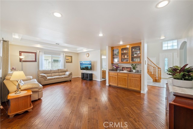 5939 N Vista Street, San Gabriel CA: https://media.crmls.org/medias/e2bb97d7-4b5d-4af5-a292-82cc628b803e.jpg